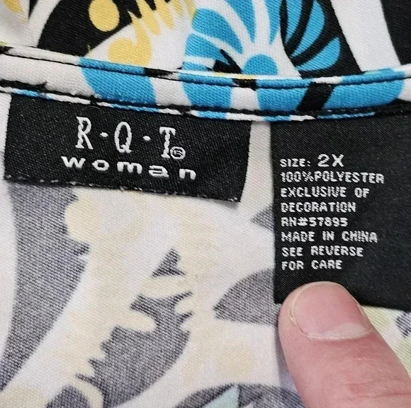 R.Q.T. Women 2X Blouse Multicolor Polyester Tropical Floral Top Statement Resort - Picture 5 of 7